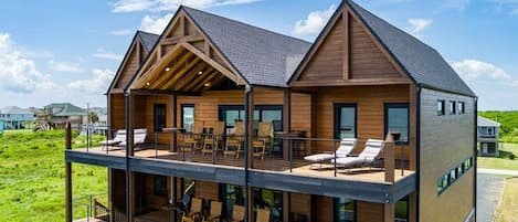 House, 6 Bedrooms | Exterior