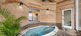 Luxe Condo in Norwich Less Than 3 Minutes From Mohegan Sun