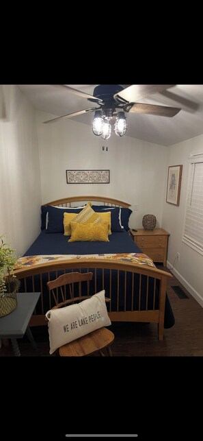 3 slaapkamers, een strijkplank/strijkijzer, wifi, beddengoed