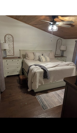 3 quartos, ferros/tábuas de passar roupa, Wi-Fi, roupa de cama
