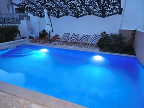 Piscine extérieure, piscine chauffée