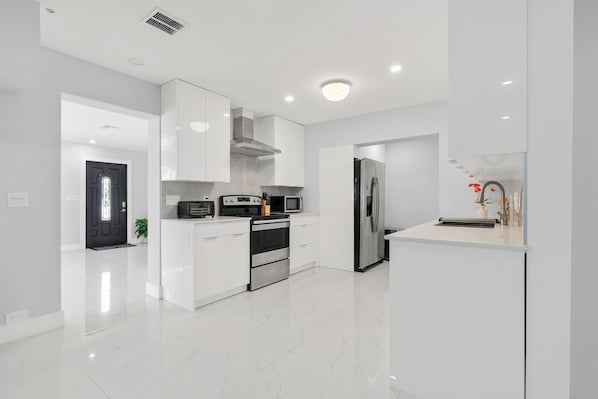 Fridge, microwave, oven, stovetop
