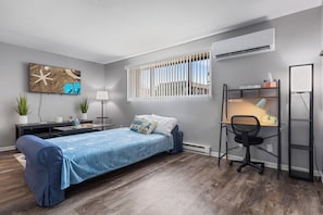 2 bedrooms, desk, iron/ironing board, travel cot