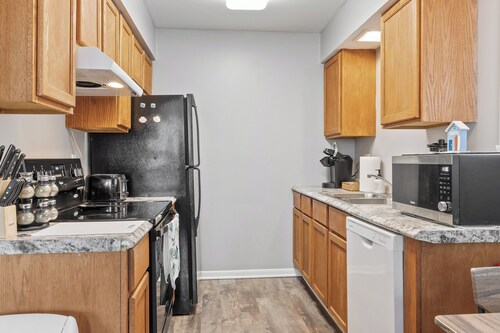Spacious2BR/Work Crews & Families/Sleeps6/desk/Parking/WIFI/Pet friendly