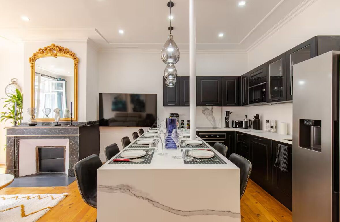 Micro-ondes, four, plaque de cuisson, lave-vaisselle