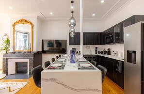 Mikrowelle, Ofen, Herdplatte, Geschirrspüler