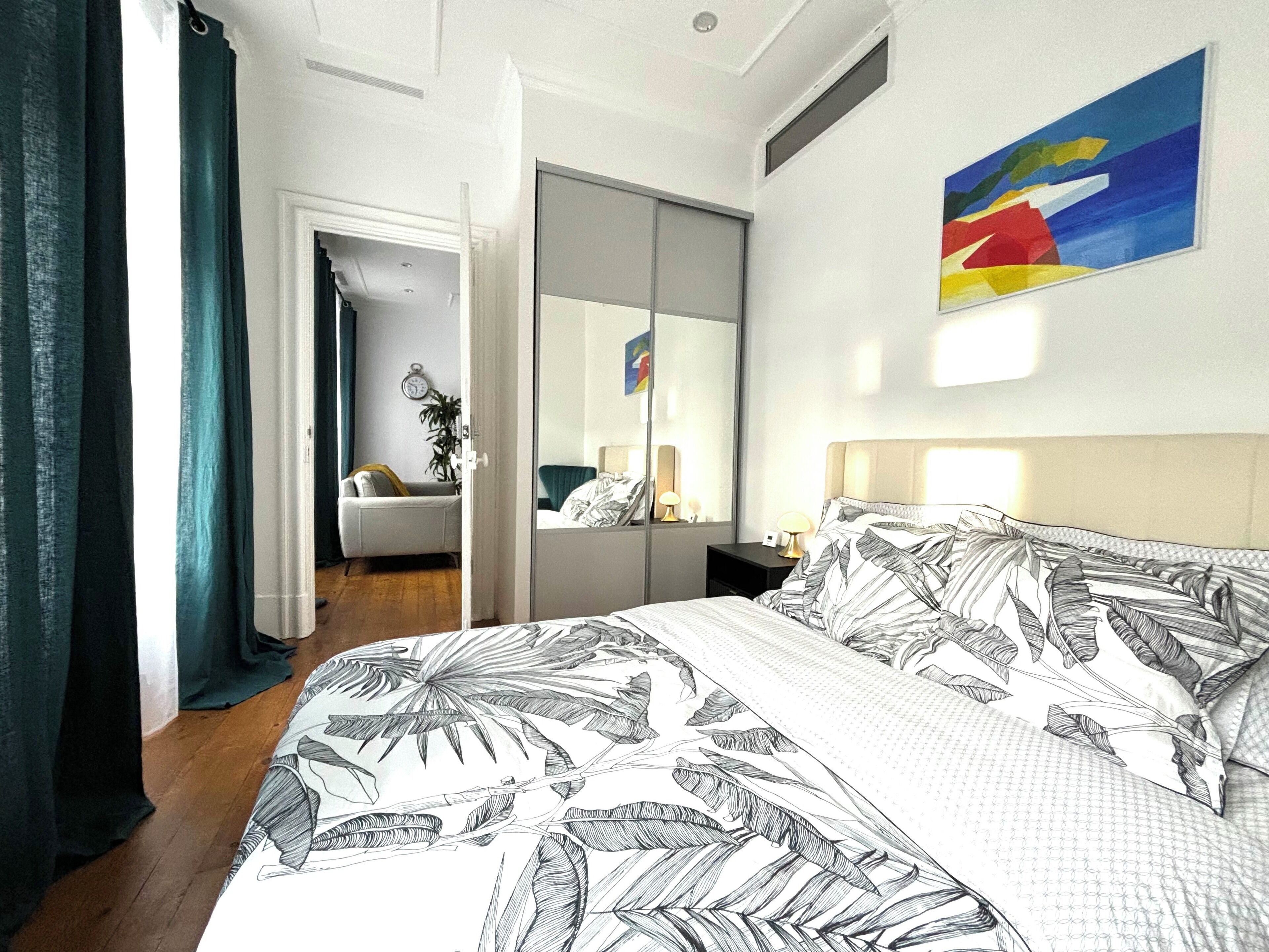 4 chambres, fer et planche à repasser, Wi-Fi, draps fournis