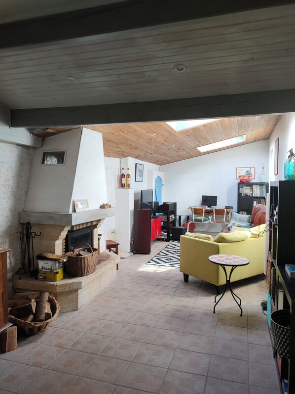 Living area - Typical Oléronnaise family home, close to cycle paths (Saint-Georges-d'Oléron)