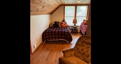 Family Friendly Cottage on Cornell Lake