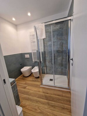 Triple Room | Bathroom