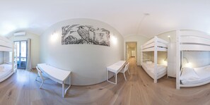 Single Bed in Mixed Dormitory with 5 Beds | Free WiFi, bed sheets - Tomato Backpackers (Turin)