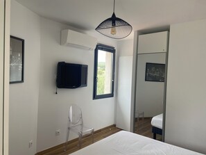 2 chambres, fer et planche Ă repasser, Wi-Fi, literie fournie