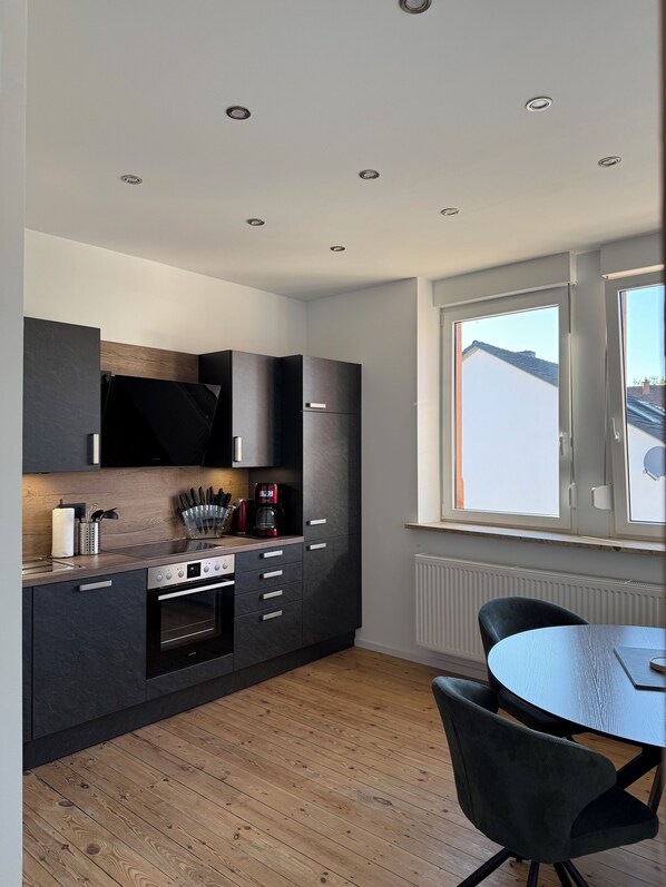 Fridge, oven, stovetop, dishwasher - Vacation apartment Hildegard Ferienidyll Pfälzerwald - nature, peace, comfort (Clausen)