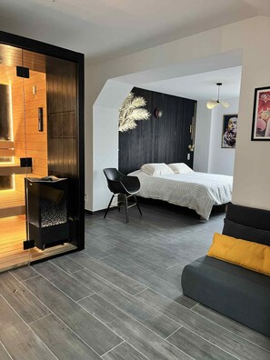 1 habitación, tabla de planchar con plancha, wifi y ropa de cama 