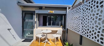 Apartment Joly brise 1 in Terre Sainte near small beach/CHU