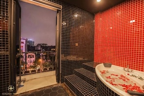 Luxury Double Room, City View | Desk, blackout drapes, soundproofing, iron/ironing board