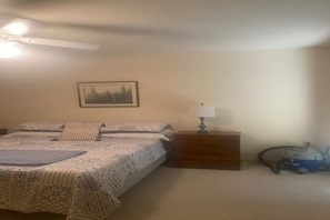 Iron/ironing board, bed sheets