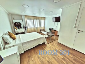 Chambre Double Classique, vue ville | Bureau, Wi-Fi gratuit
