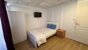 Classic Double Room, City View | Desk, free WiFi