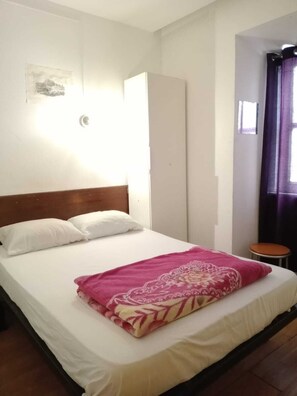 Reception - Hostel Benformoso (Lisbon)