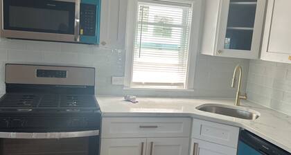 Spacious 3-bedroom apartment in welcoming Queens with AC