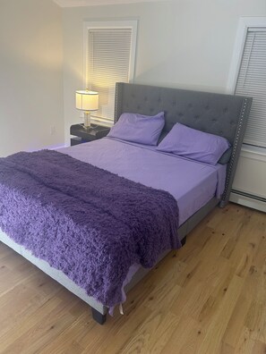 3 bedrooms, iron/ironing board, WiFi, bed sheets - Spacious 3-bedroom apartment in welcoming Queens with AC (Queens)