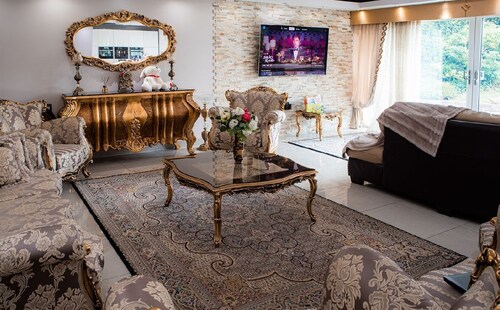 Family Contractors Bungalow | Parking Wi-Fi Netflix