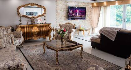 Family Contractors Bungalow | Parking Wi-Fi Netflix