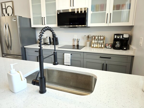 Fridge, microwave, stovetop, dishwasher