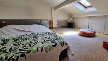 1 bedroom, WiFi, bed sheets