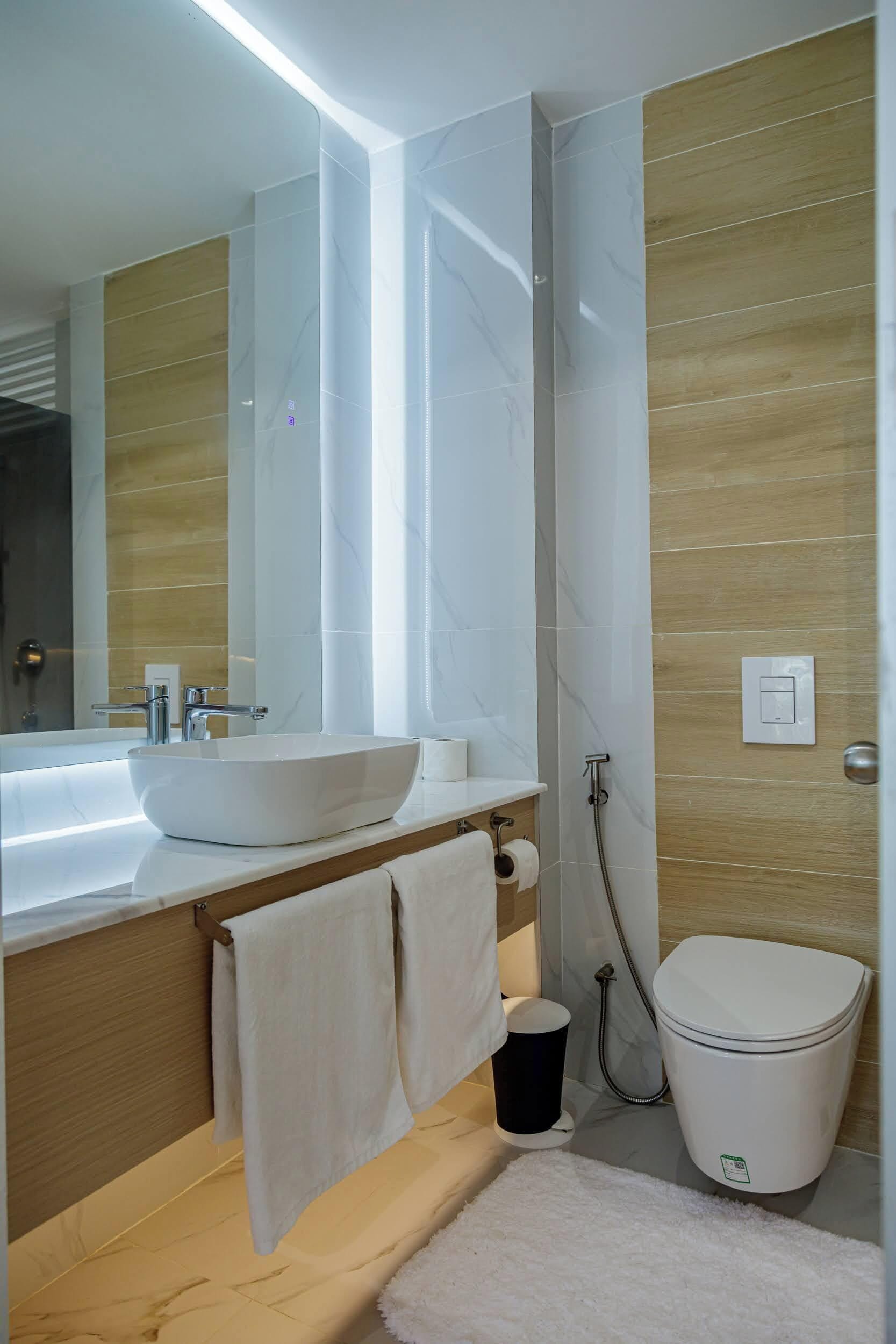 Kamar Double Deluks, balkon, pemandangan kota | Kamar mandi