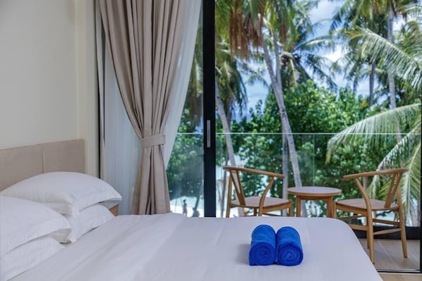 Coffres-forts dans les chambres, fer et planche à repasser