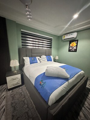 2 室のベッドルーム、アイロン / アイロン台、WiFi (無料)、ベッドシーツ