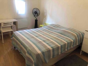 2 bedrooms, bed sheets