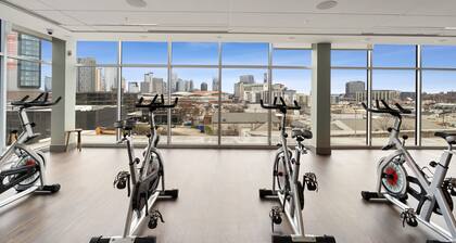"Music City Vintage in The Gulch" - Spacious 1 Bedroom Apt. Close to Broadway