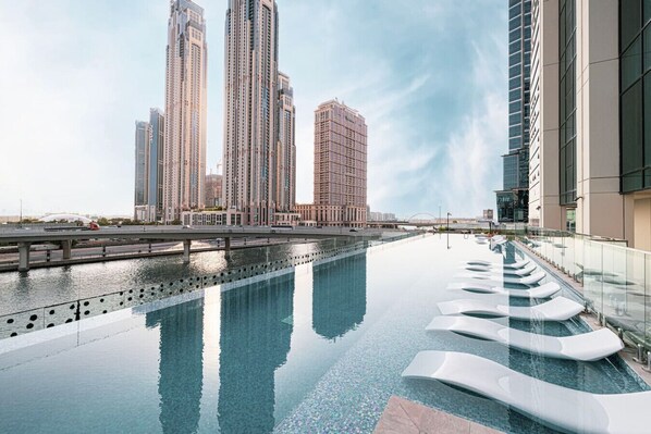 Outdoor pool - Moon Stays | High Floor | 2BR Missoni Stay (Dubai)