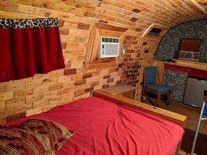 1 室のベッドルーム、WiFi (無料)