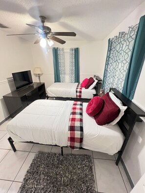 1 soverom, strykejern/-brett, wi-fi og sengetøy