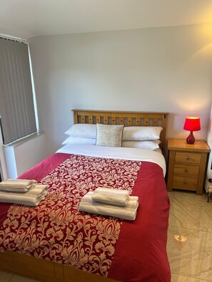 3 soverom, strykejern/-brett, wi-fi og sengetøy