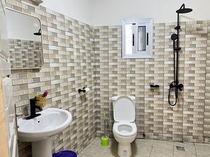 Bathroom - Charming 2-bedroom house with AC in Yaoundé (Yaoundé)