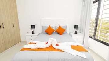 2 habitaciones, escritorio, tabla de planchar con plancha y wifi gratis