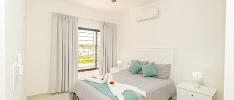2 bedrooms, desk, iron/ironing board, WiFi (free)