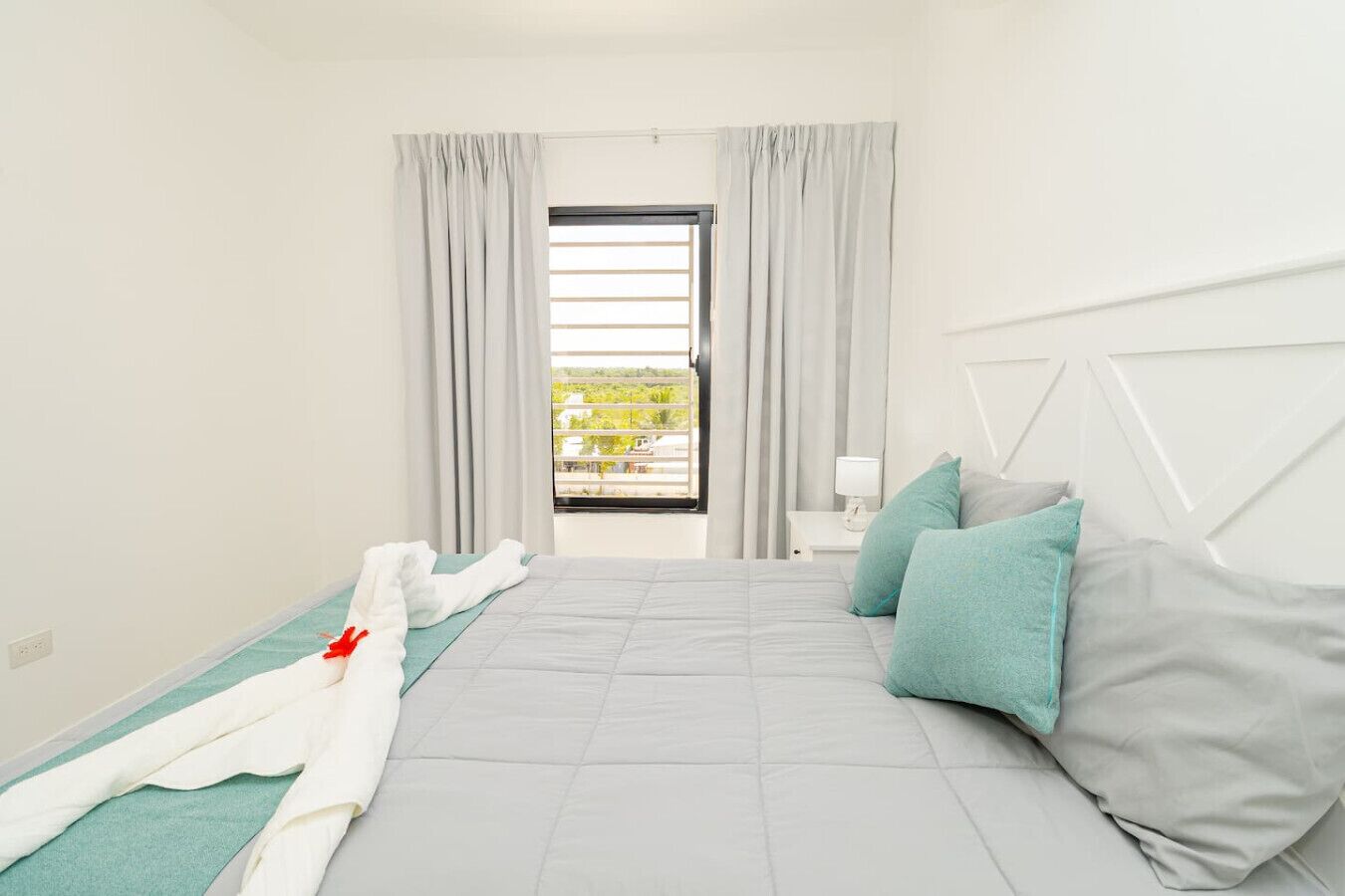 2 bedrooms, desk, iron/ironing board, WiFi (free)