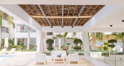 Bright 2BR Apartment w/ Pool near Bayahibe Beach