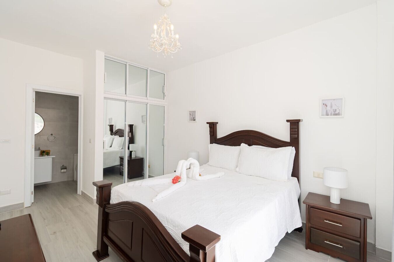 2 Schlafzimmer, Bügeleisen/Bügelbrett, Reisekinderbett, kostenloses WLAN