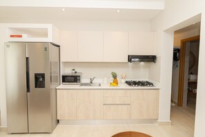 Fridge, microwave, oven, stovetop