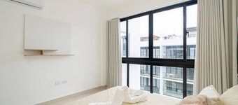 Spacious 3BD Penthouse Private Rooftop Sea Breeze