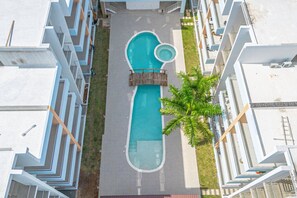 Utomhuspool