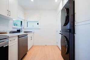Cookware/dishes/utensils