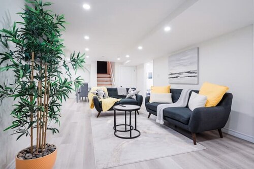 Stylish, Spacious 6-Bedroom Home in the GTA